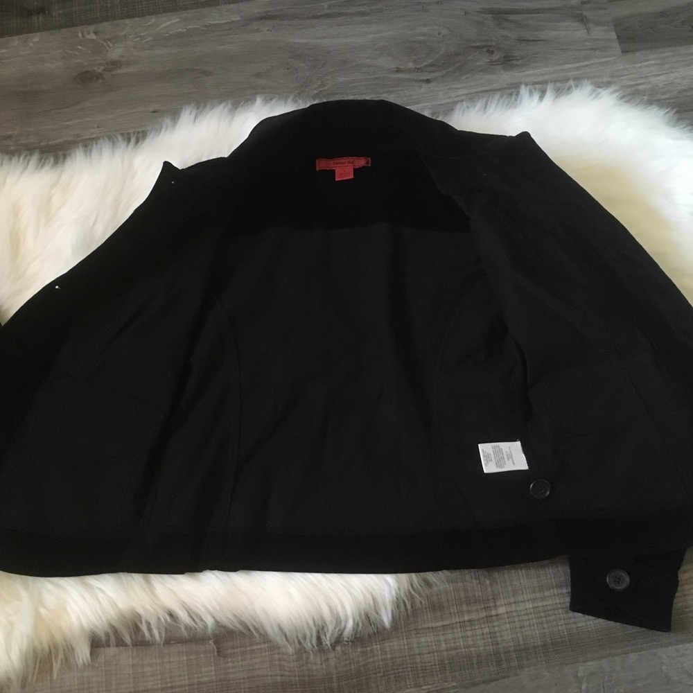 Jacket - Picture 3 of 4